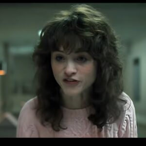 Stranger_Things_S05_Nancy_Wheeler_Pink_Sweater_upscaled